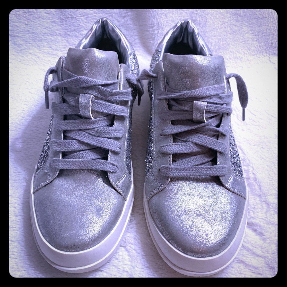 American Eagle Silver Glitter Sneakers